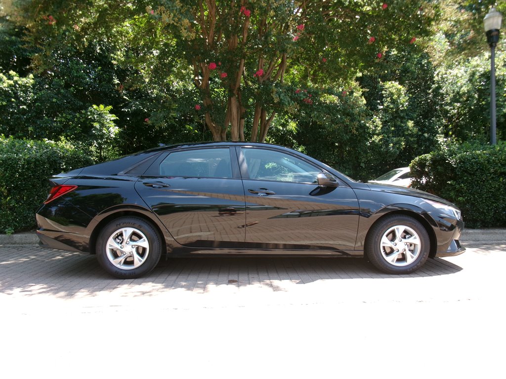 2023 Hyundai Elantra - $15,995