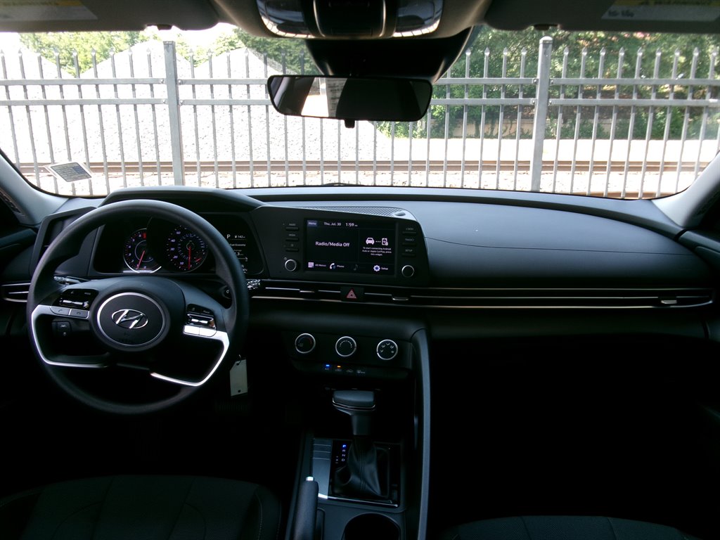 2023 Hyundai Elantra - $15,995