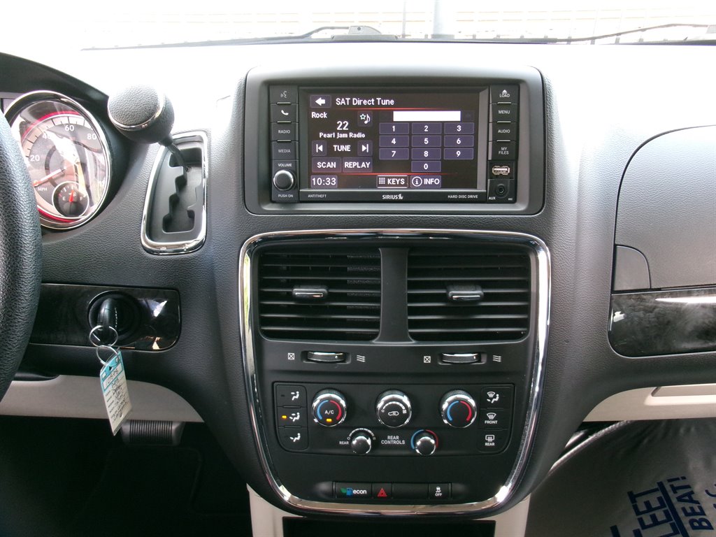 2018 Dodge Grand Caravan - $22,995