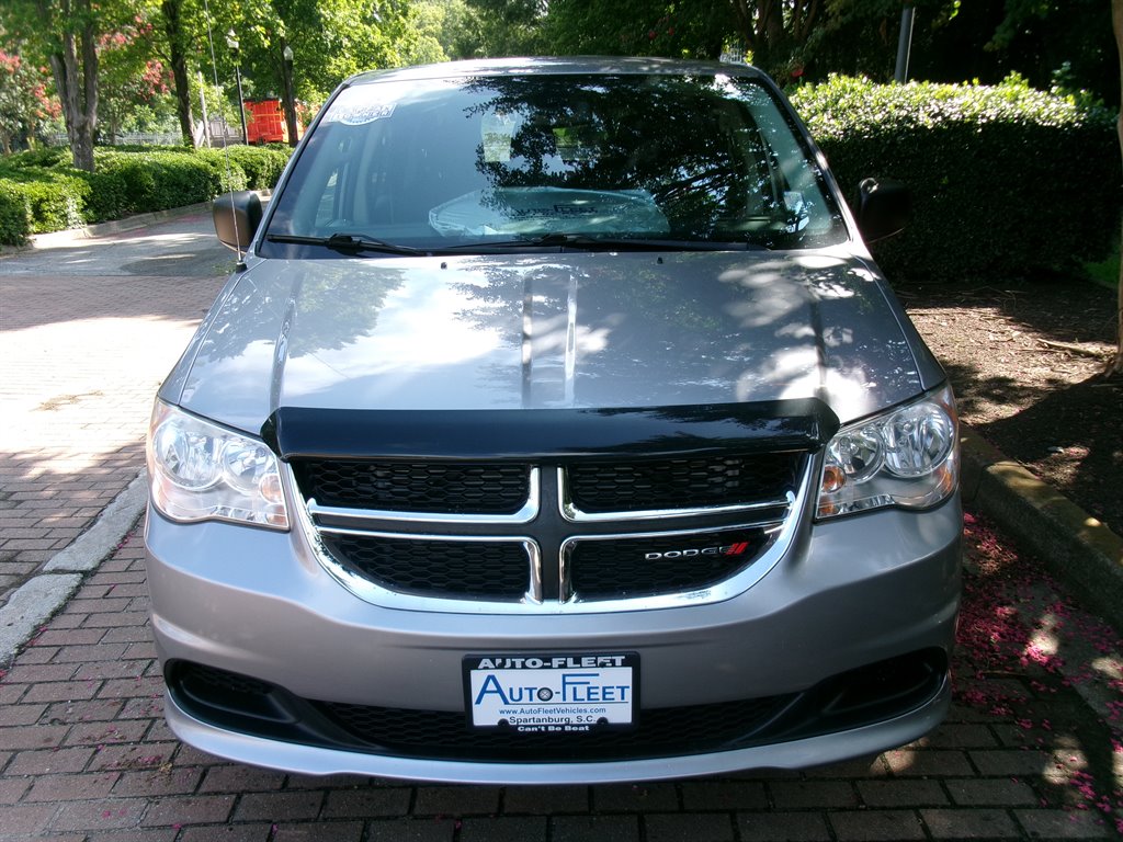 2018 Dodge Grand Caravan - $22,995