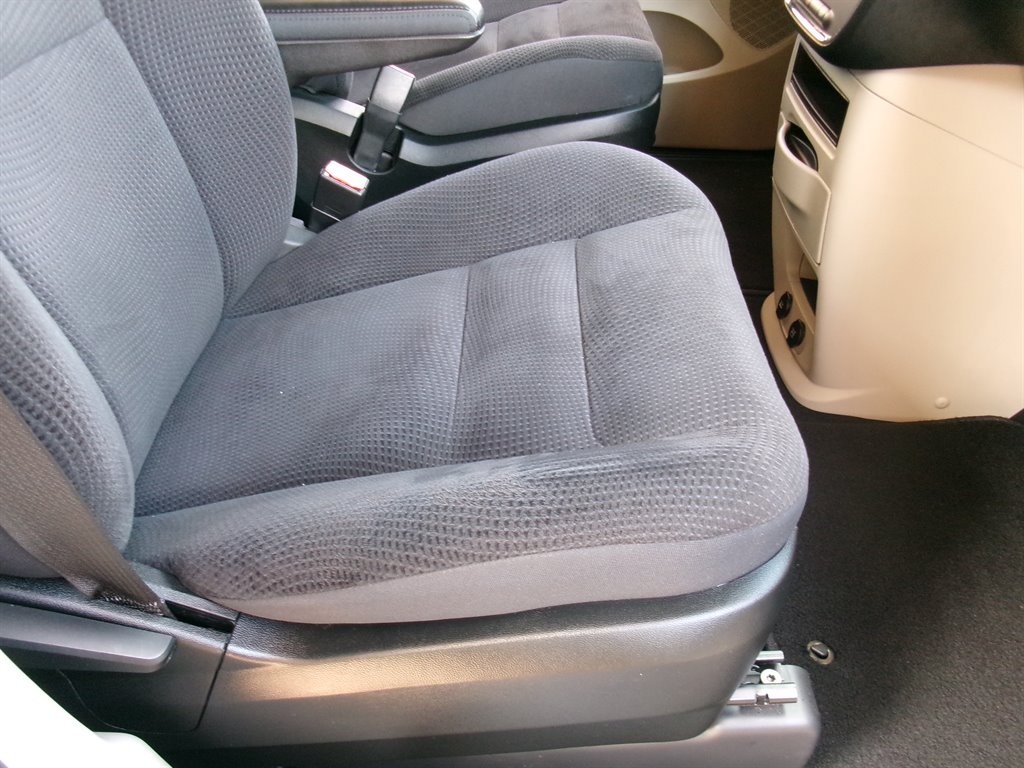 2018 Dodge Grand Caravan - $22,995