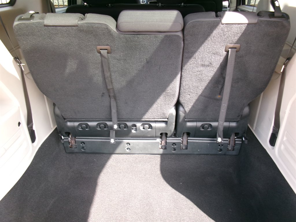 2018 Dodge Grand Caravan - $22,995