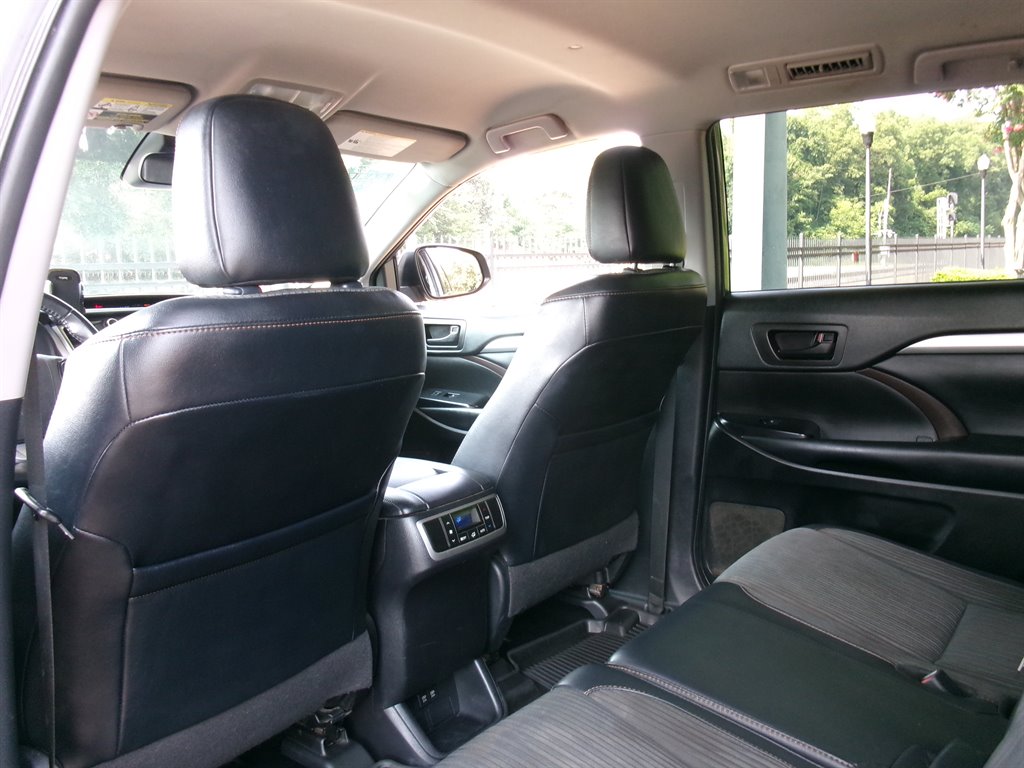 2019 Toyota Highlander - $14,995