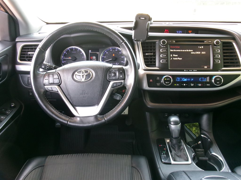 2019 Toyota Highlander - $14,995