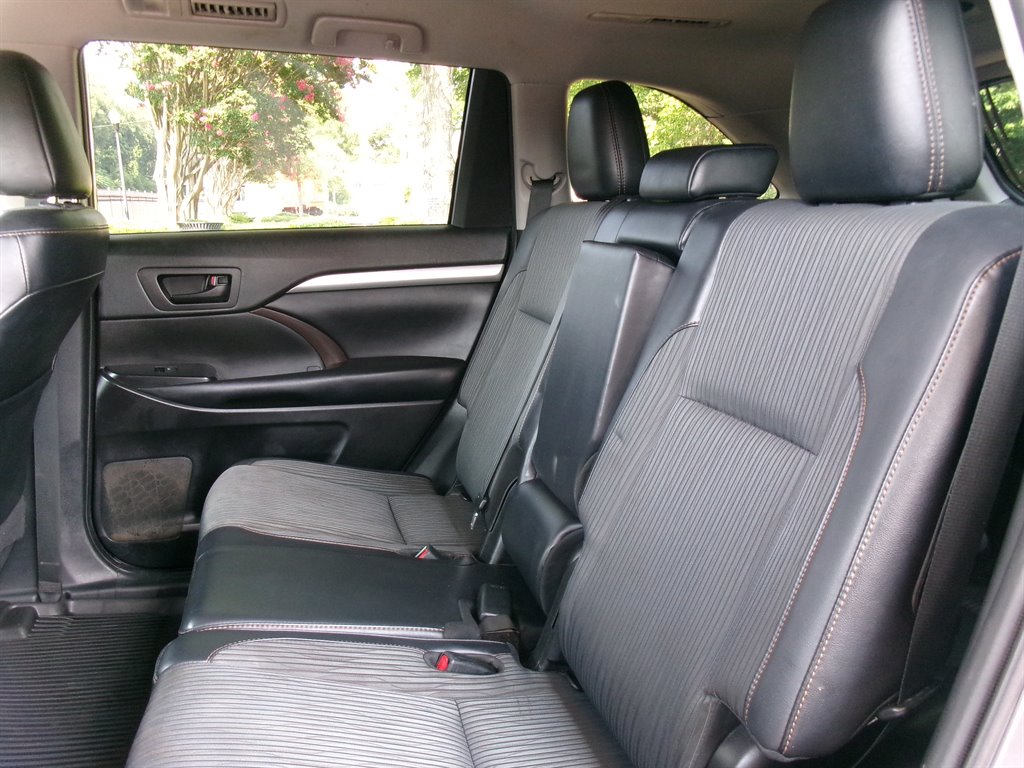2019 Toyota Highlander - $14,995