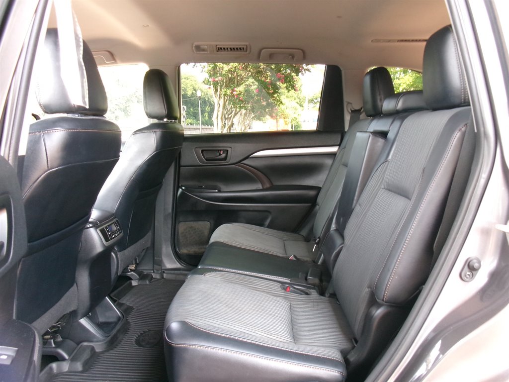 2019 Toyota Highlander - $14,995
