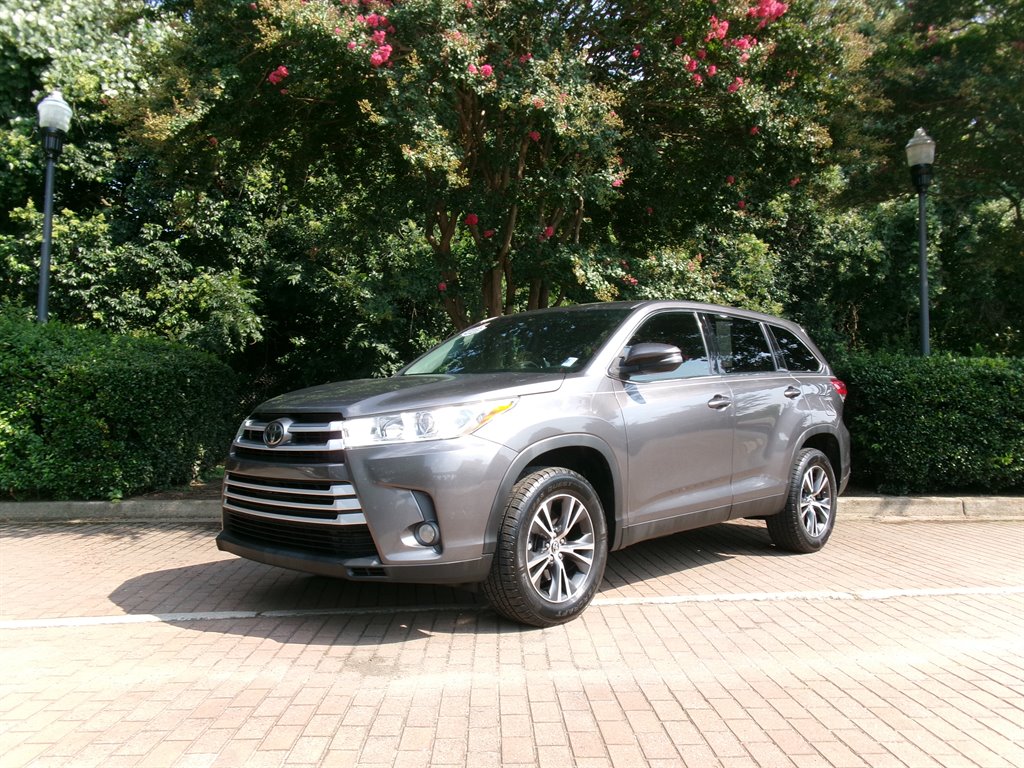 2019 Toyota Highlander - $14,995