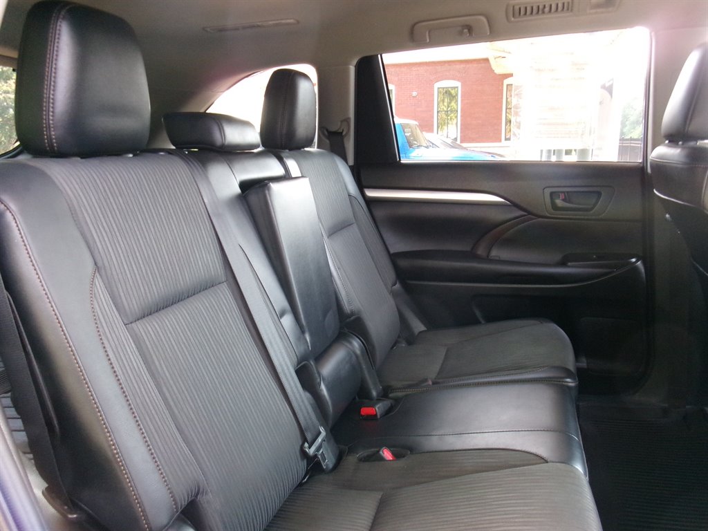 2019 Toyota Highlander - $14,995