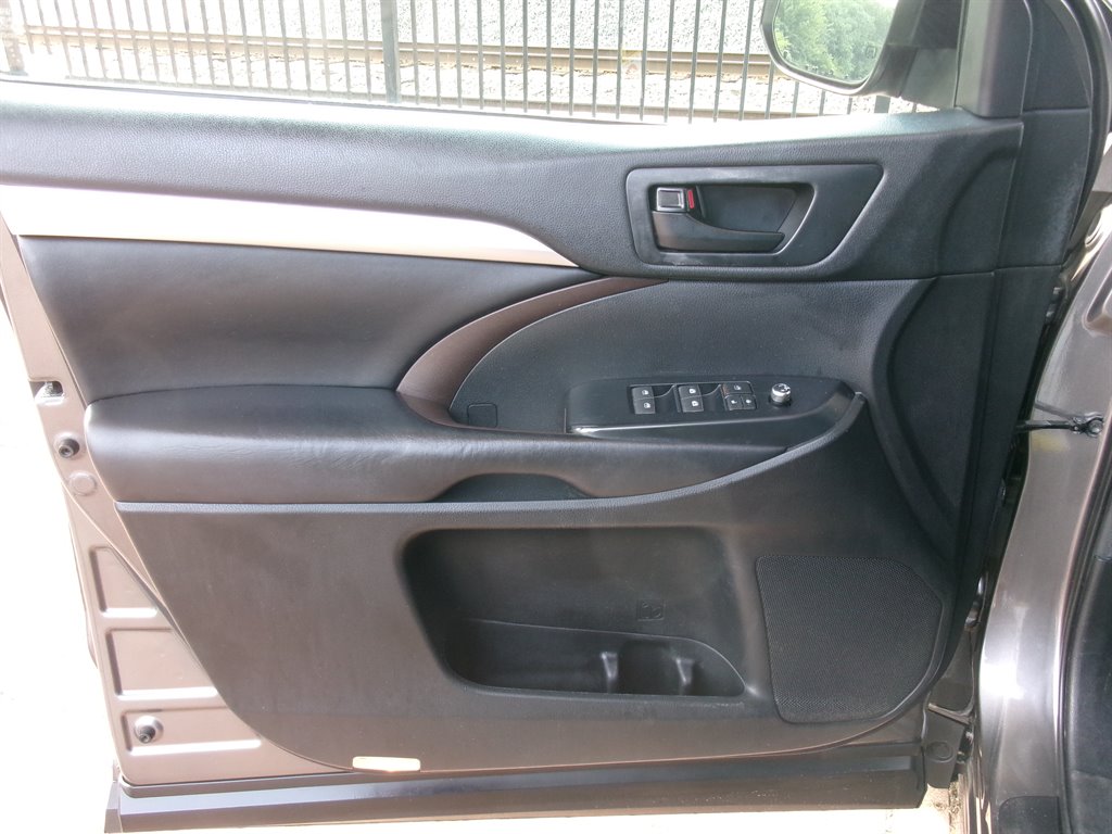 2019 Toyota Highlander - $14,995