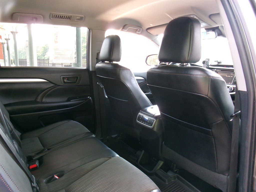 2019 Toyota Highlander - $14,995