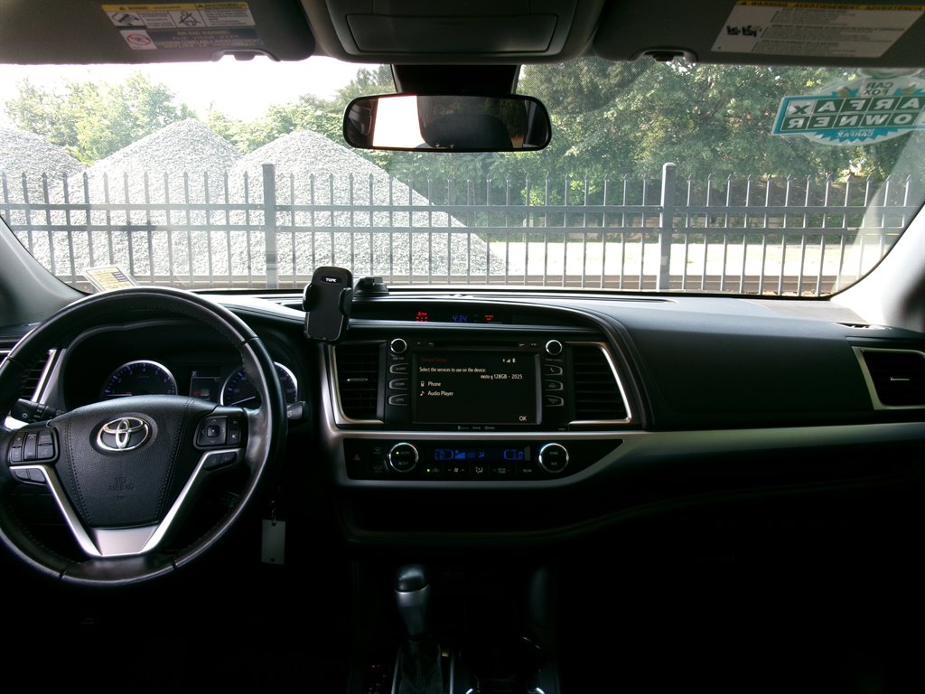 2019 Toyota Highlander - $14,995