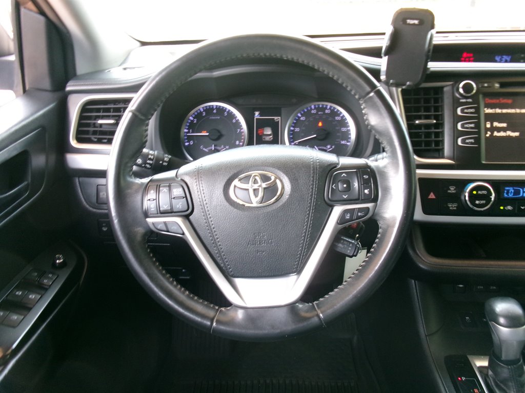 2019 Toyota Highlander - $14,995