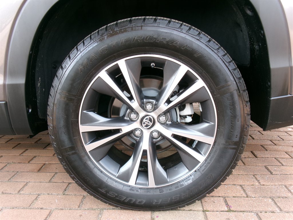 2019 Toyota Highlander - $14,995