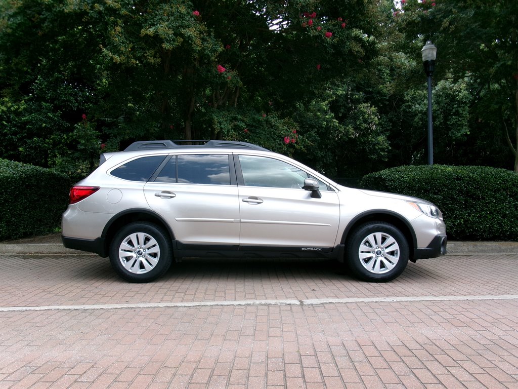 2016 Subaru Outback - $13,995