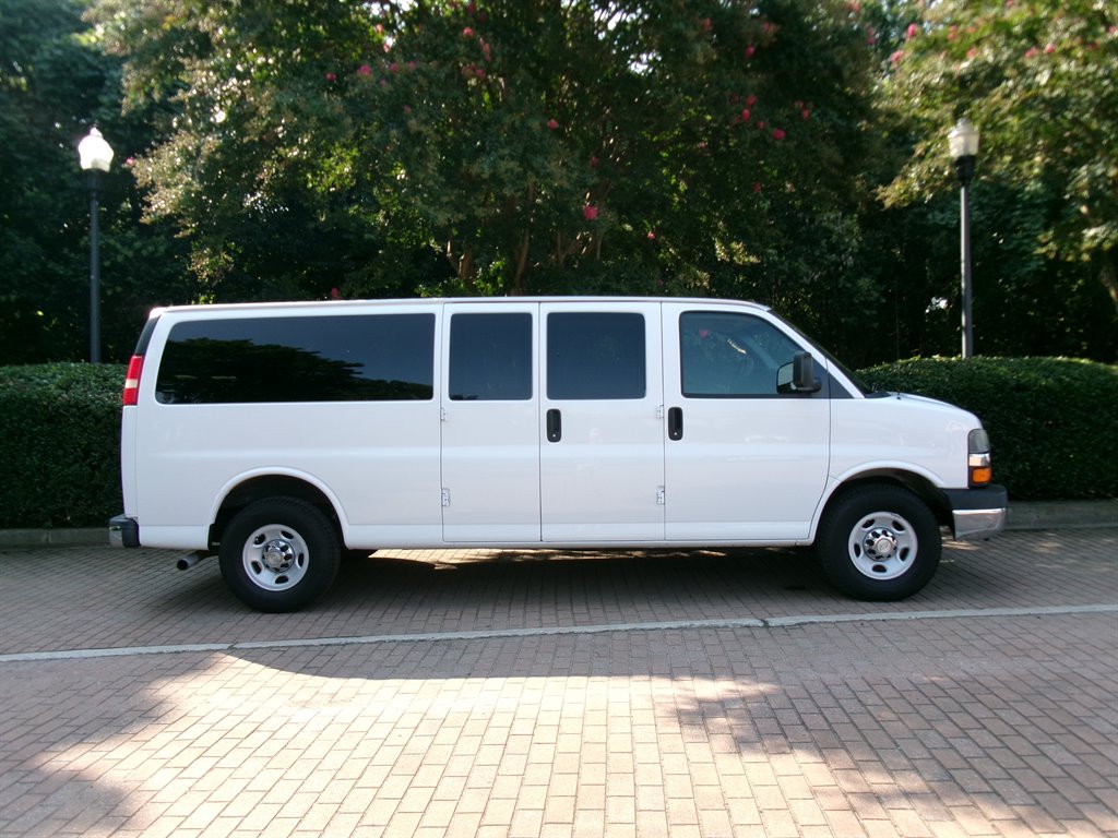2015 Chevrolet Express - $21,995