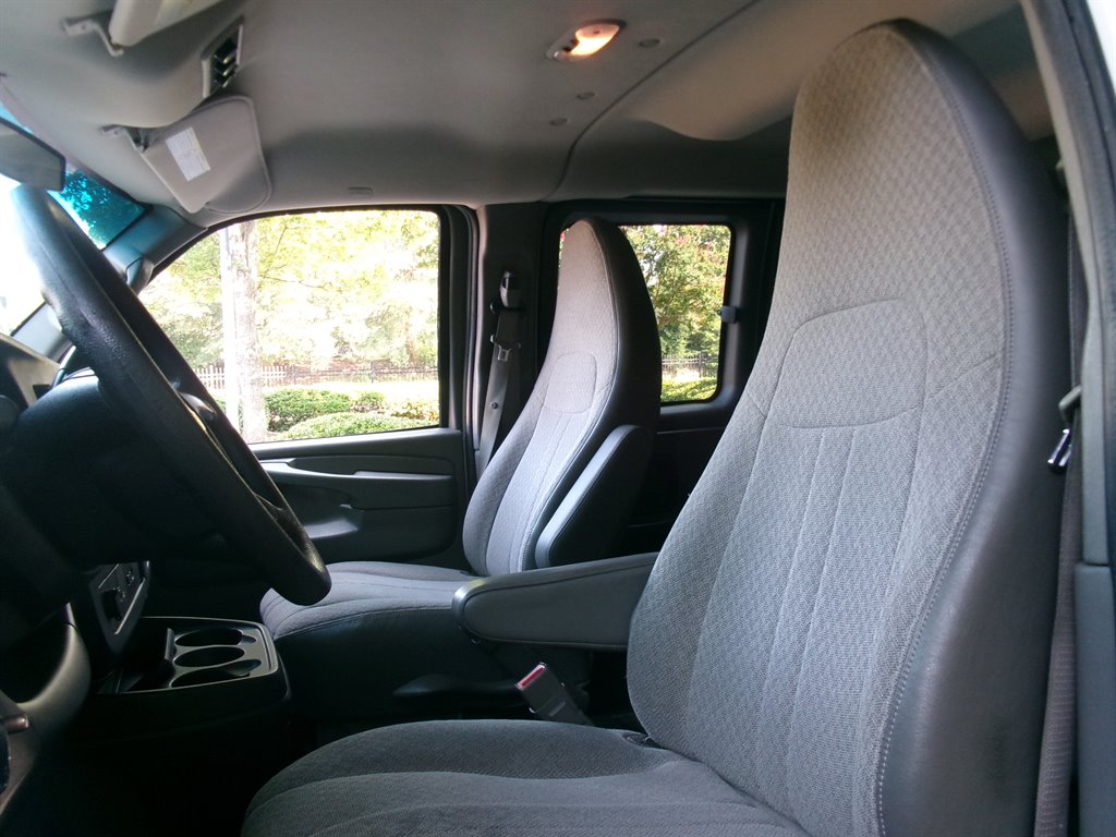 2015 Chevrolet Express - $21,995