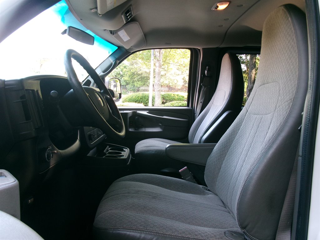2015 Chevrolet Express - $21,995