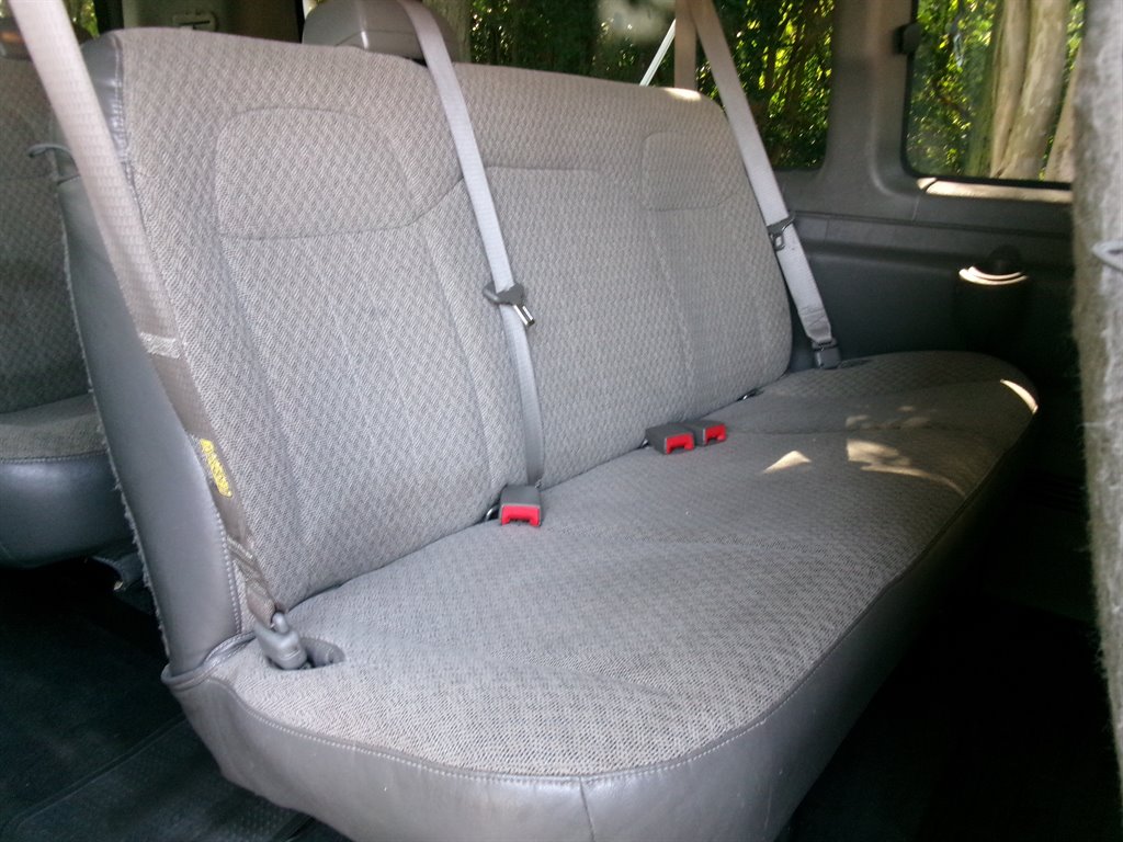 2015 Chevrolet Express - $21,995