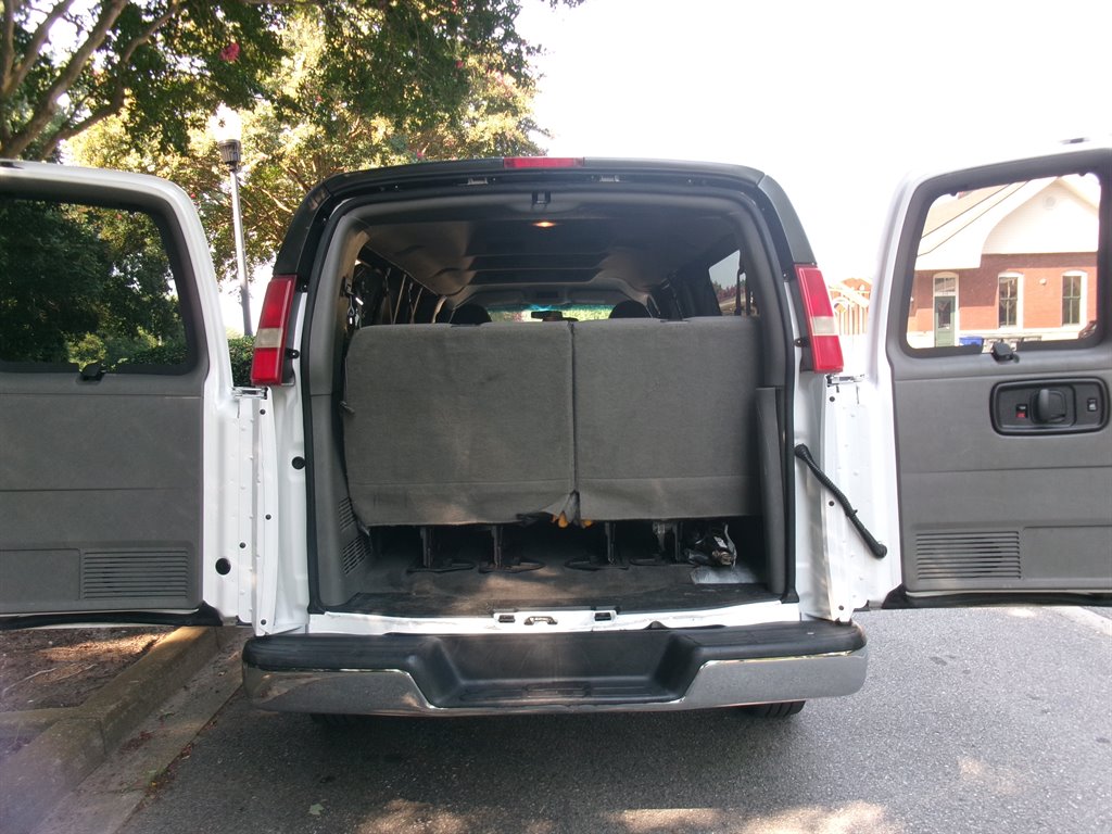 2015 Chevrolet Express - $21,995