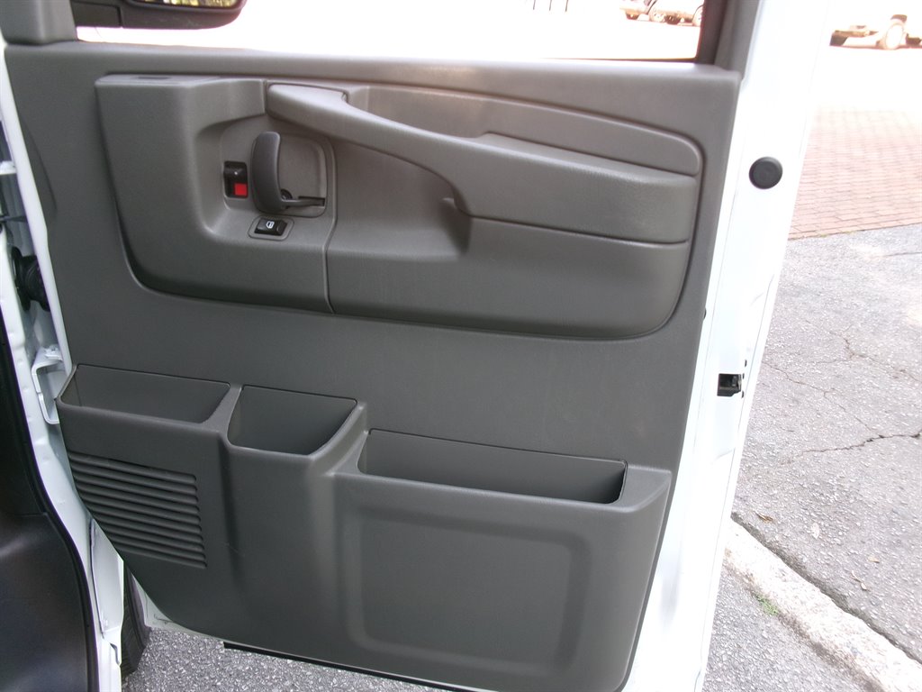2015 Chevrolet Express - $21,995