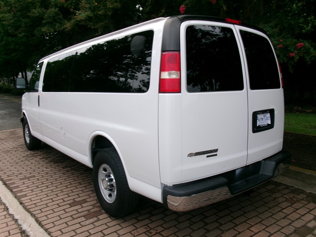 2016 Chevrolet Express - $22,995
