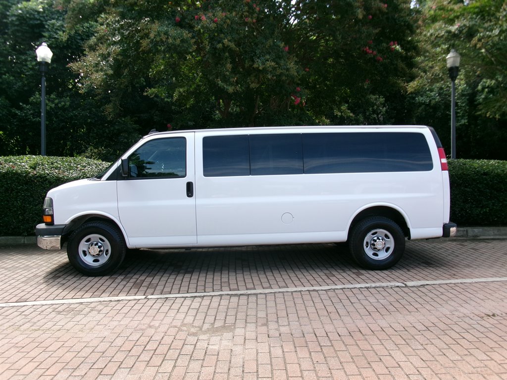 2016 Chevrolet Express - $22,995