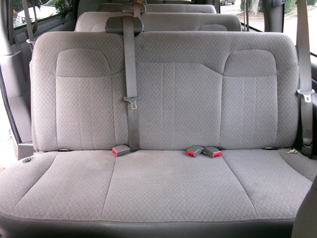 2016 Chevrolet Express - $22,995
