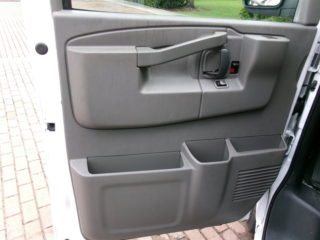 2016 Chevrolet Express - $22,995