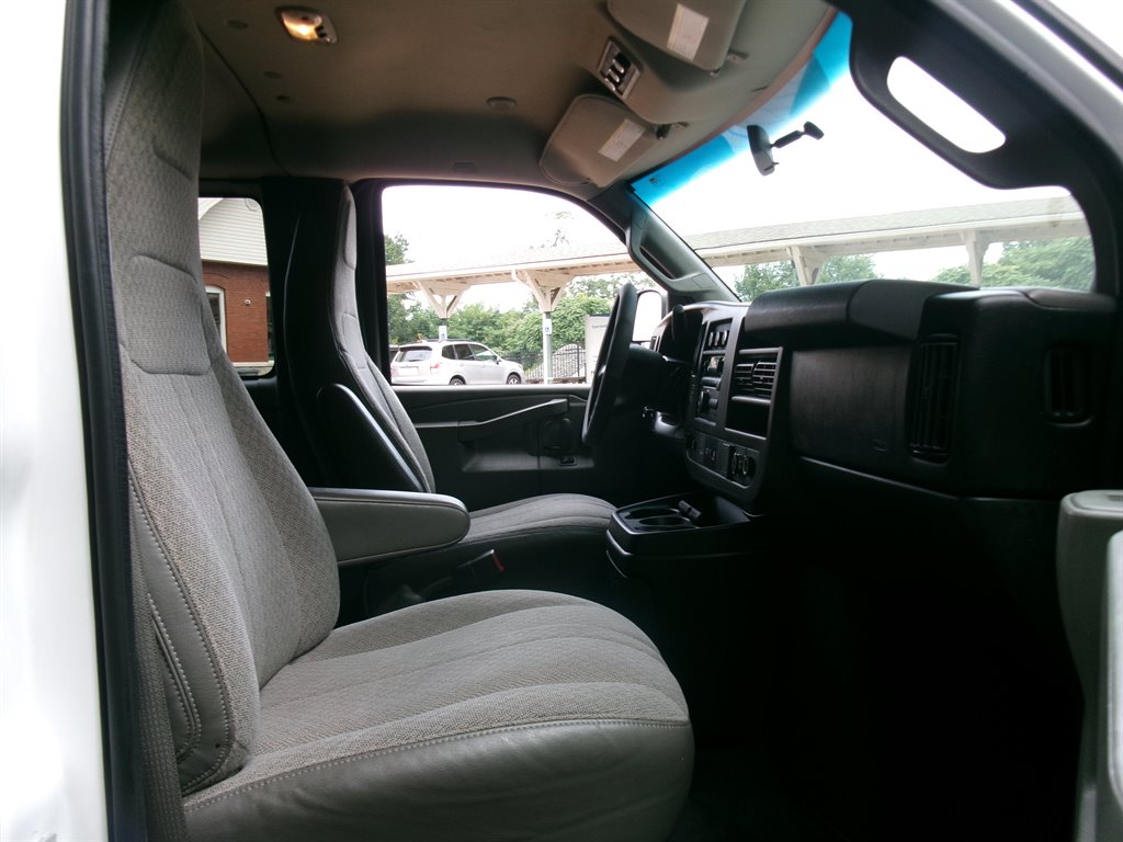 2016 Chevrolet Express - $22,995