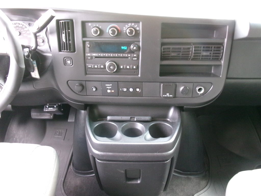 2016 Chevrolet Express - $22,995