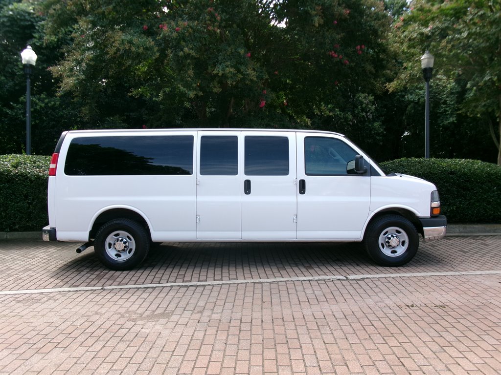 2016 Chevrolet Express - $22,995