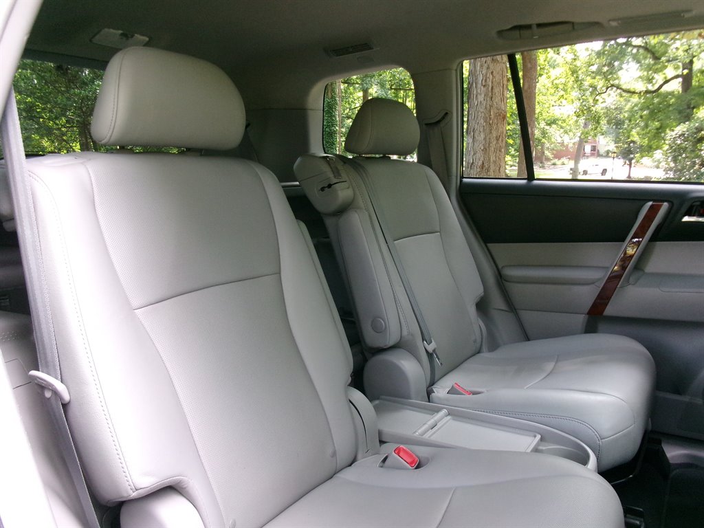 2012 Toyota Highlander - $11,995