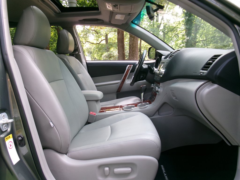 2012 Toyota Highlander - $11,995