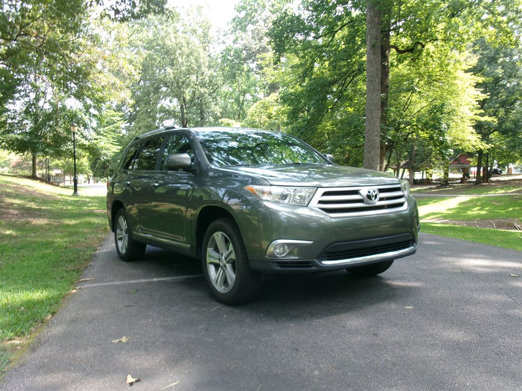 2012 Toyota Highlander - $11,995