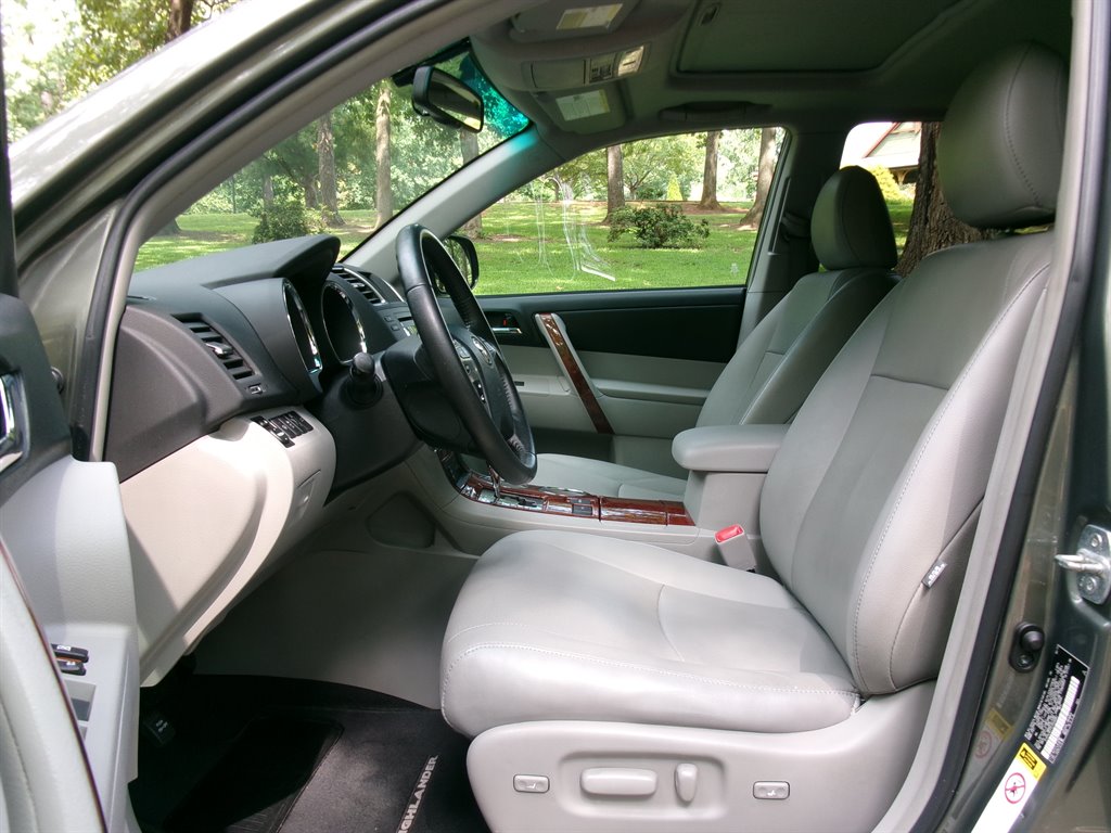 2012 Toyota Highlander - $11,995