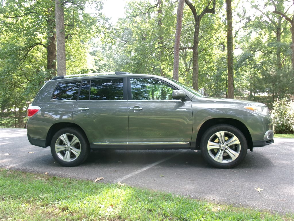 2012 Toyota Highlander - $11,995