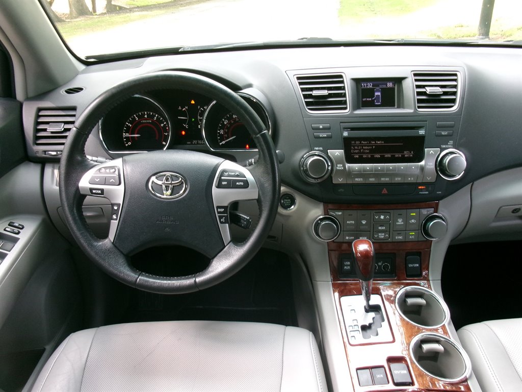 2012 Toyota Highlander - $11,995