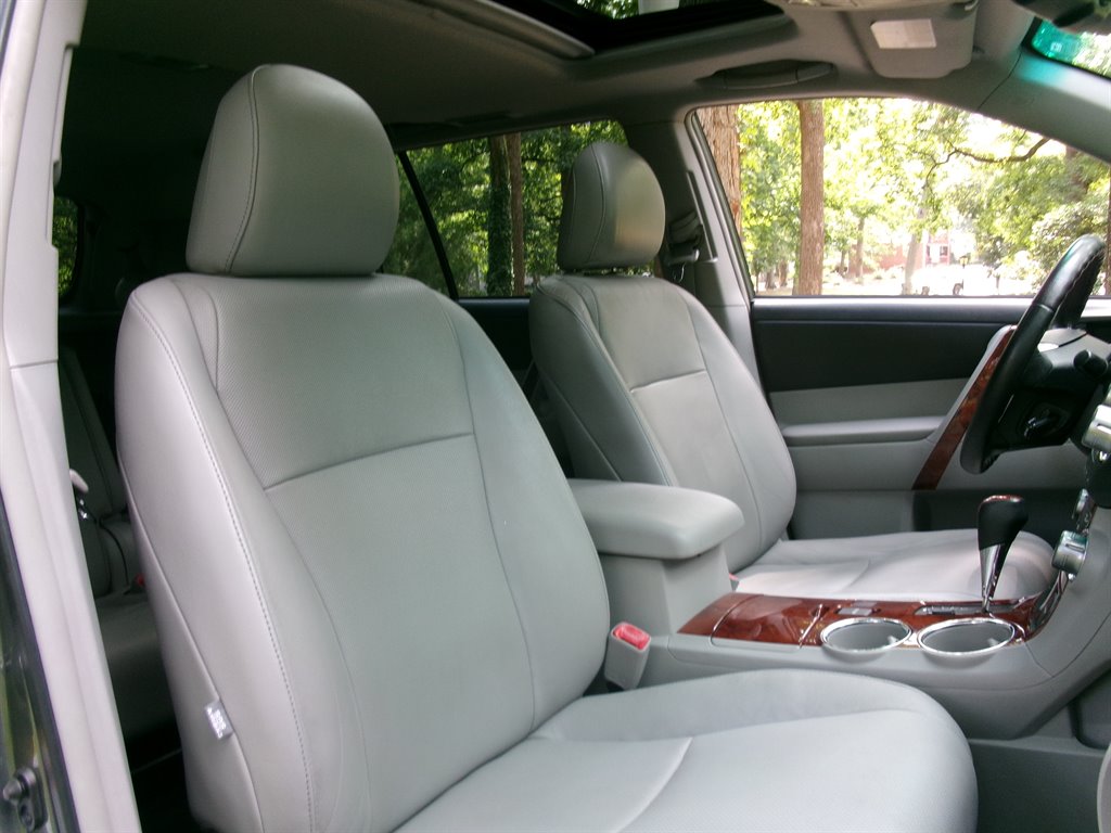 2012 Toyota Highlander - $11,995