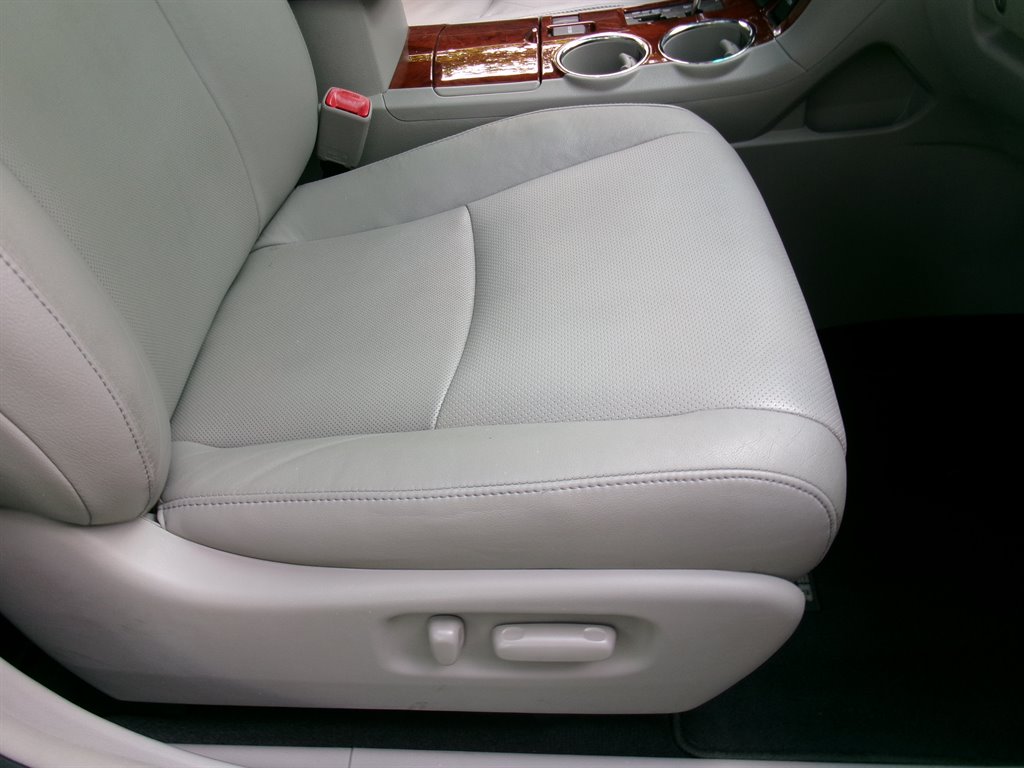 2012 Toyota Highlander - $11,995