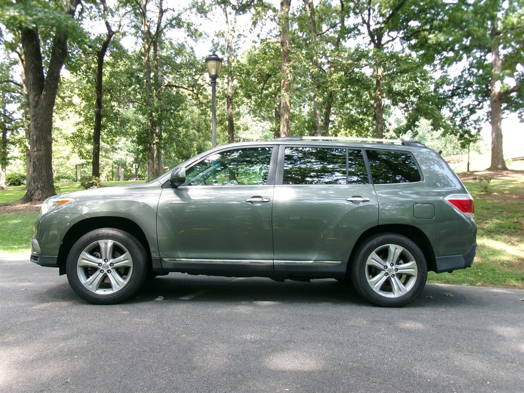 2012 Toyota Highlander - $11,995