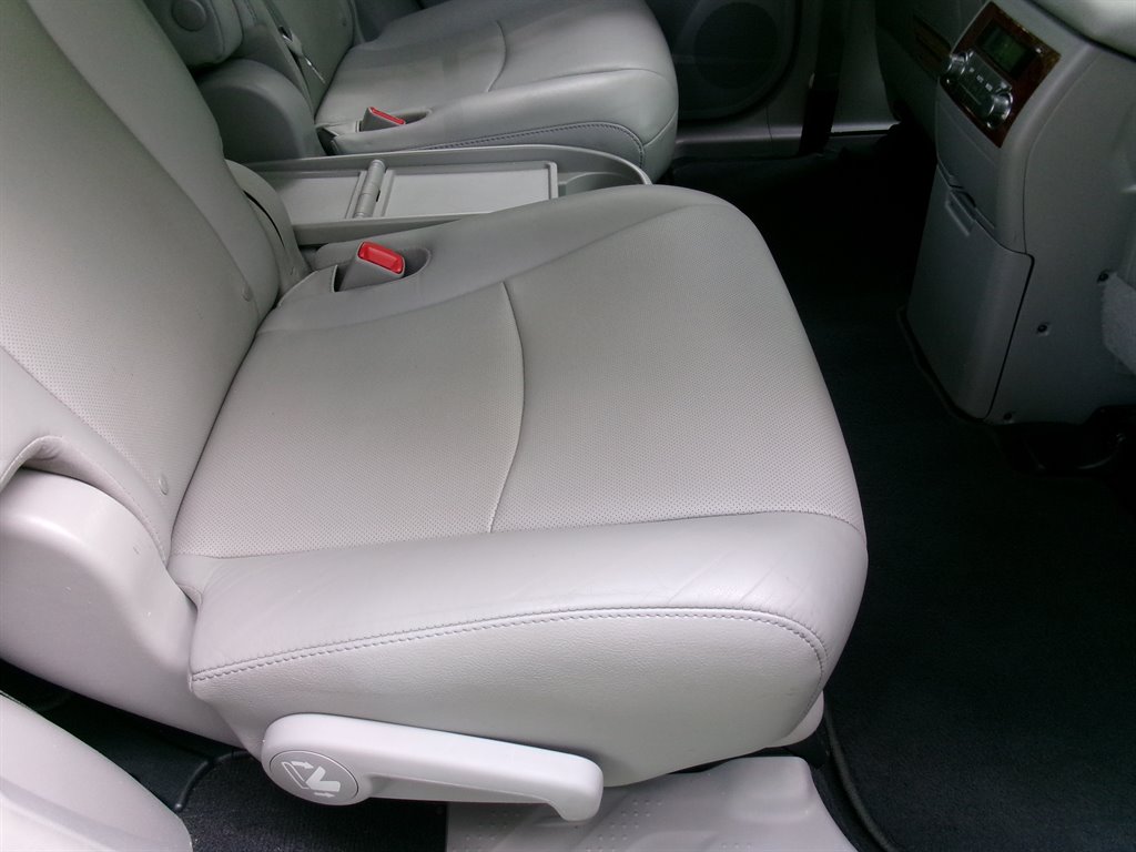 2012 Toyota Highlander - $11,995