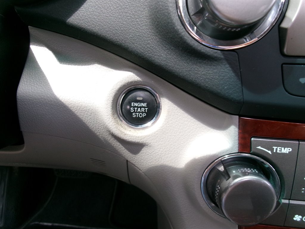 2012 Toyota Highlander - $11,995