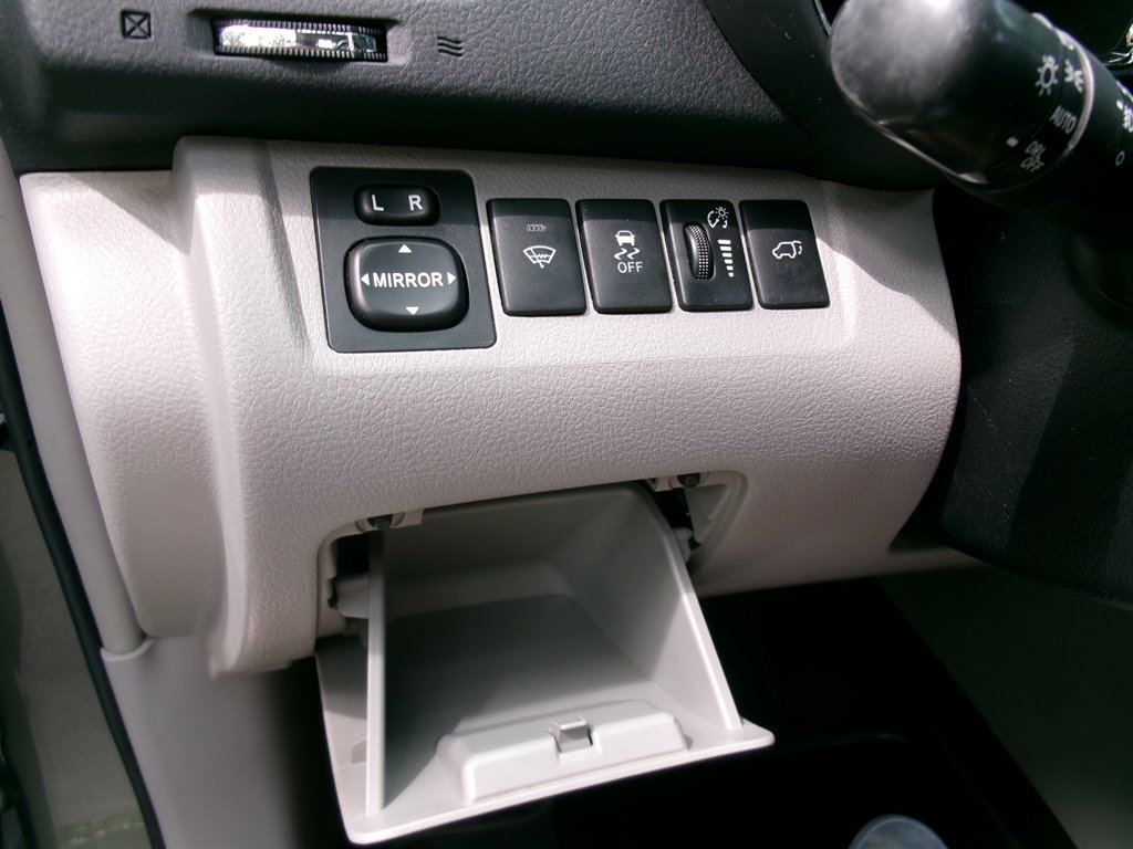 2012 Toyota Highlander - $11,995