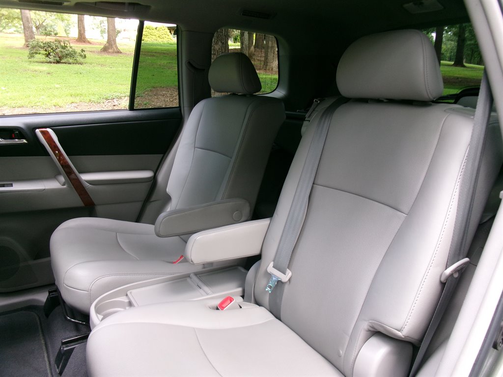 2012 Toyota Highlander - $11,995