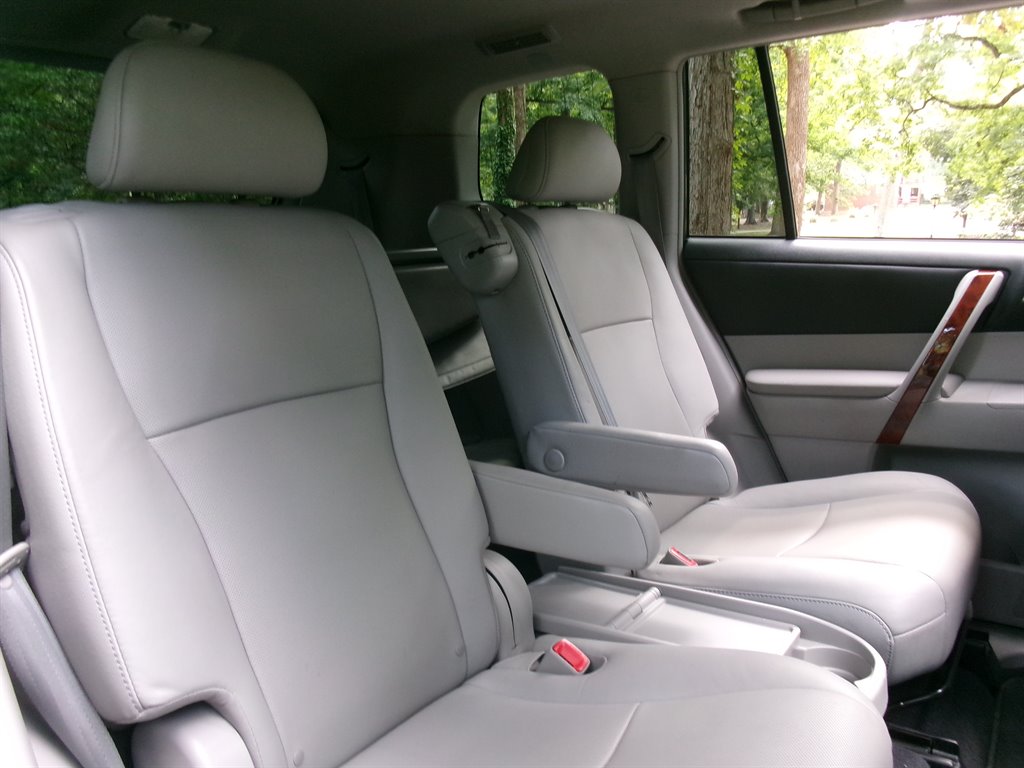 2012 Toyota Highlander - $11,995