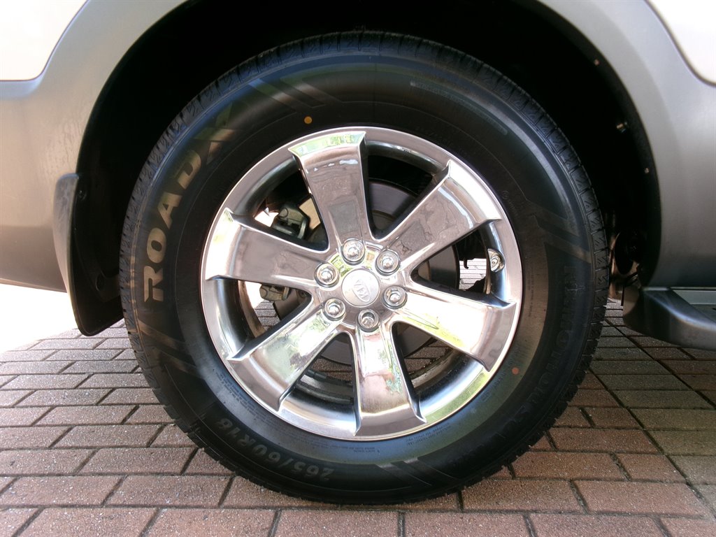 2009 Kia Borrego - $8,995