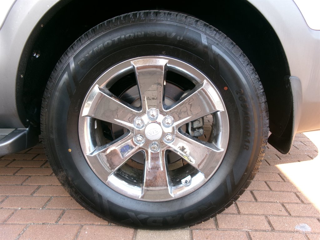2009 Kia Borrego - $8,995