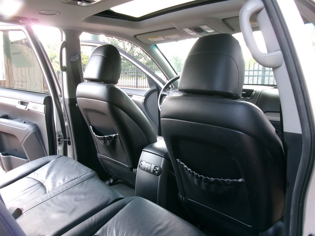 2009 Kia Borrego - $8,995