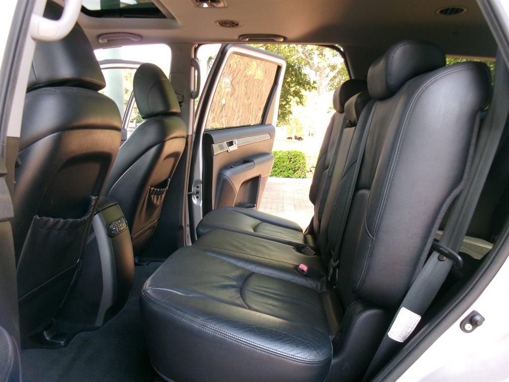 2009 Kia Borrego - $8,995