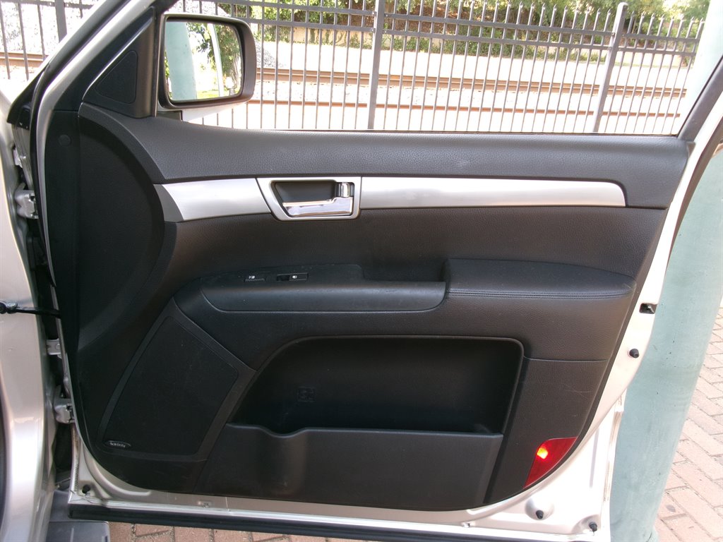 2009 Kia Borrego - $8,995